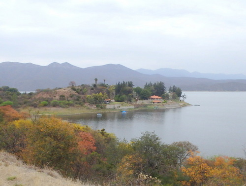 A nice home and view on Dique Cabra Corral.